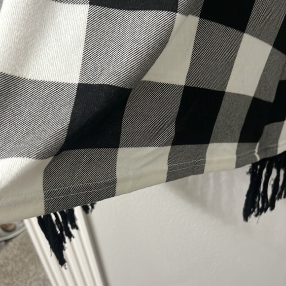 Buffalo Plaid Cardigan- black and white with tassel Size- L From- Main Strip - Picture 8 of 9